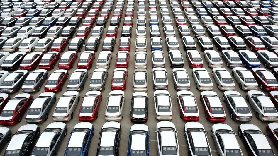 China to boost auto sales; halve purchase tax for small-engine cars (Photo: Reuters) China to boost auto sales; halve purchase tax for small-engine cars (Photo: Reuters)
