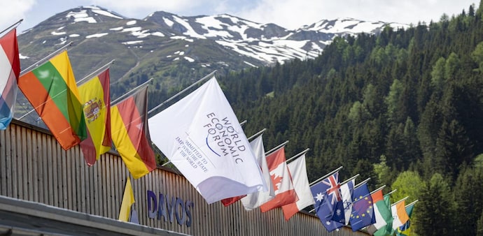 The annual meeting of the World Economic Forum (WEF) is taking place here from May 22-26 in sunny Davos, the Alpine resort municipal town in the canton of Graubünden, Switzerland. The annual meeting of the World Economic Forum (WEF) is taking place here from May 22-26 in sunny Davos, the Alpine resort municipal town in the canton of Graubünden, Switzerland.