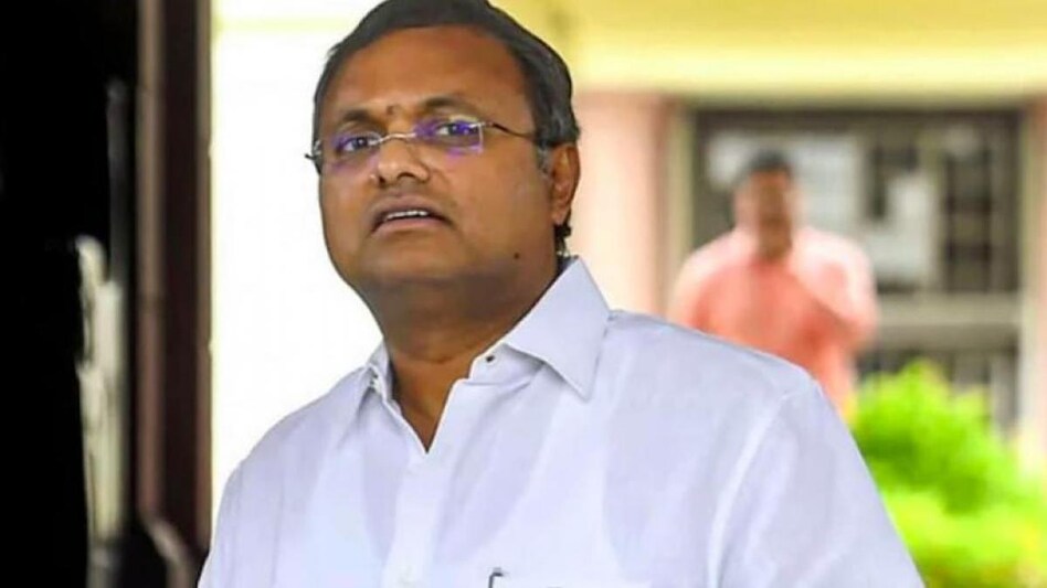 Karti returned from his trip on Wednesday, and arrived at the CBI office around 8 this morning to answer questions related to the case. Karti returned from his trip on Wednesday, and arrived at the CBI office around 8 this morning to answer questions related to the case.