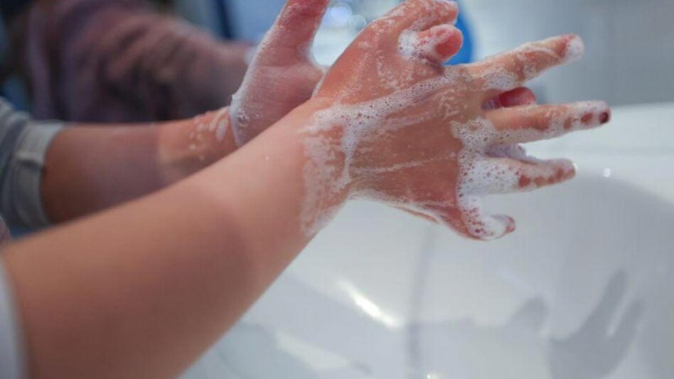 Good hand hygiene can prevent 70% infections: WHO report (Photo: Reuters) Good hand hygiene can prevent 70% infections: WHO report (Photo: Reuters)