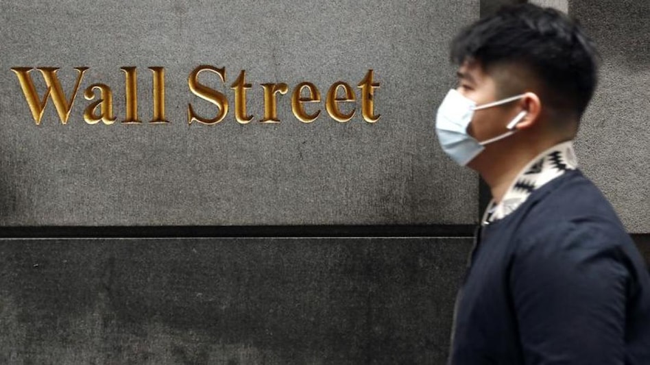 Wall Street opens lower as jobs data amplifies interest hike worries (Photo: Reuters) Wall Street opens lower as jobs data amplifies interest hike worries (Photo: Reuters)
