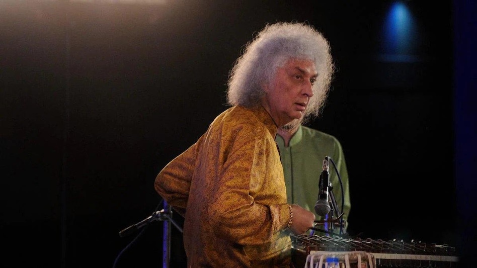 Pandit Shivkumar Sharma was bestowed with the Sangeet Natak Akademi Award in 1986, Padma Shri in 1991 and Padma Vibhushan in 2001. Pandit Shivkumar Sharma was bestowed with the Sangeet Natak Akademi Award in 1986, Padma Shri in 1991 and Padma Vibhushan in 2001.