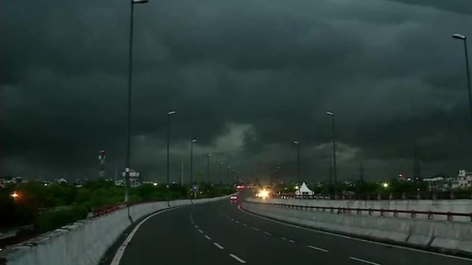 Delhi: Cloudy skies keep mercury in check, no heatwave forecast for another week Delhi: Cloudy skies keep mercury in check, no heatwave forecast for another week