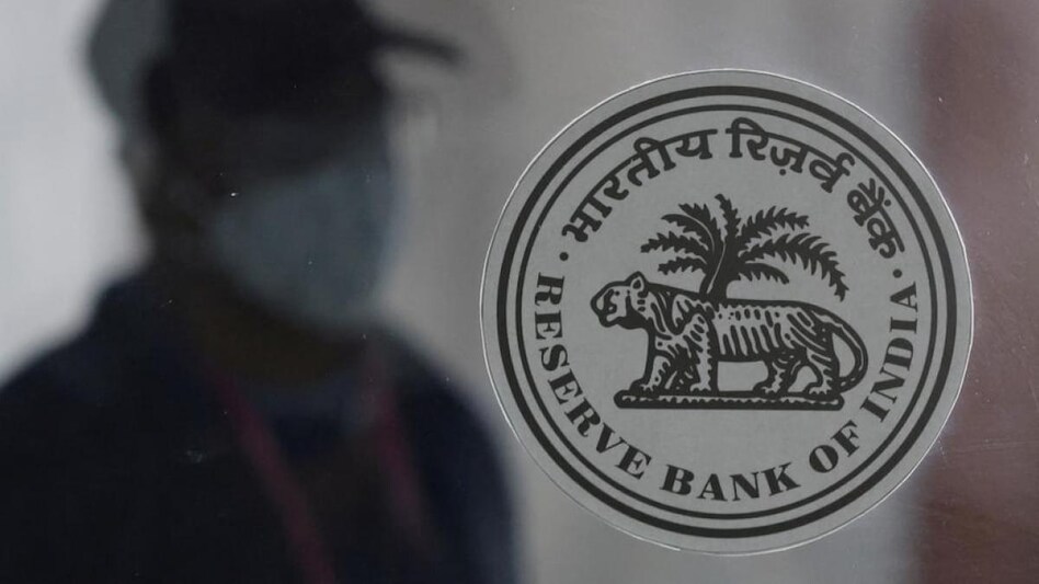 India's forex reserves rise $4.23 bn to $597.51 bn: RBI India's forex reserves rise $4.23 bn to $597.51 bn: RBI