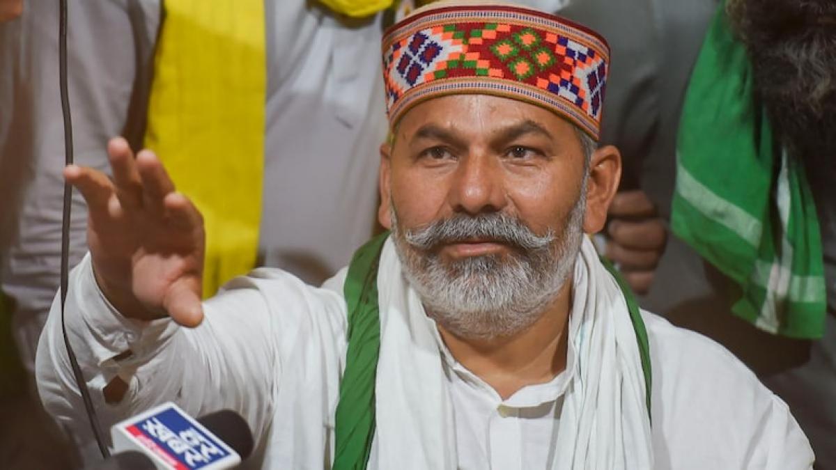 Miscreants throw black ink on farmer leader Rakesh Tikait 