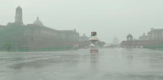 Delhi gets respite from scorching heat as hailstorm, rain lash city Delhi gets respite from scorching heat as hailstorm, rain lash city