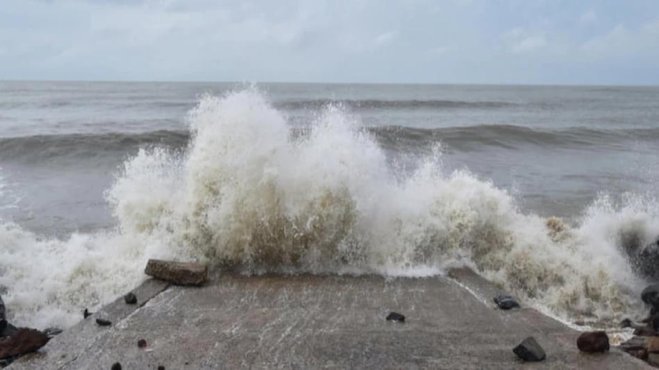 The weather office has suggested total suspension of fishing and tourism activities in Andaman and Nicobar Islands till Sunday. The weather office has suggested total suspension of fishing and tourism activities in Andaman and Nicobar Islands till Sunday.