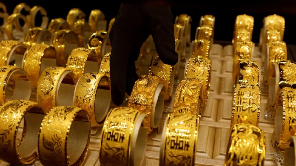 Buying gold this Akshaya Tritiya on May 3? Here’s all you need to know (Photo: Reuters) Buying gold this Akshaya Tritiya on May 3? Here’s all you need to know (Photo: Reuters)