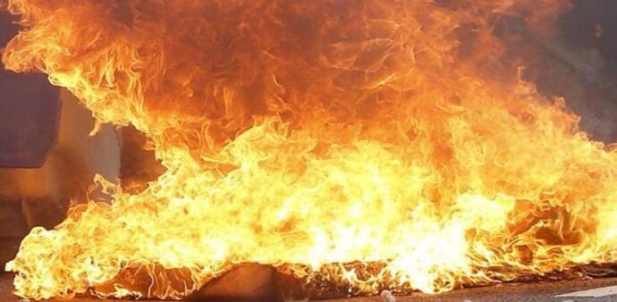 Delhi: Massive fire breaks out at banquet hall in northwest area Delhi: Massive fire breaks out at banquet hall in northwest area