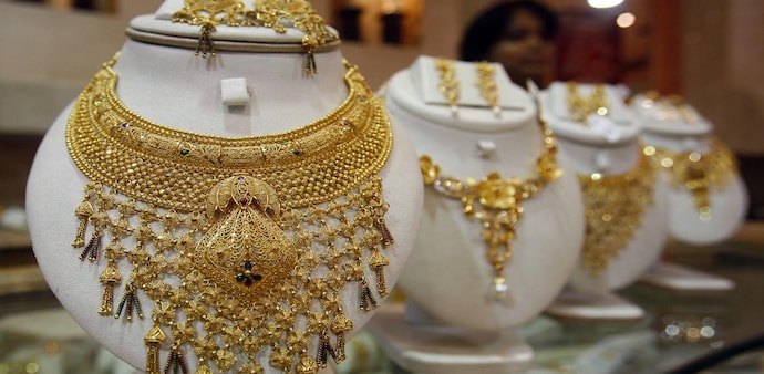 Gold hovers around Rs 50k! Is it a good time to buy? Gold hovers around Rs 50k! Is it a good time to buy?