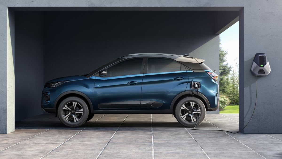 The company, which has more than 25,000 EVs plying on Indian roads, out of which over 19,000 are Nexon EVs, said that 67 per cent of its EV owners have an average daily running of 50-100 kms. The company, which has more than 25,000 EVs plying on Indian roads, out of which over 19,000 are Nexon EVs, said that 67 per cent of its EV owners have an average daily running of 50-100 kms.
