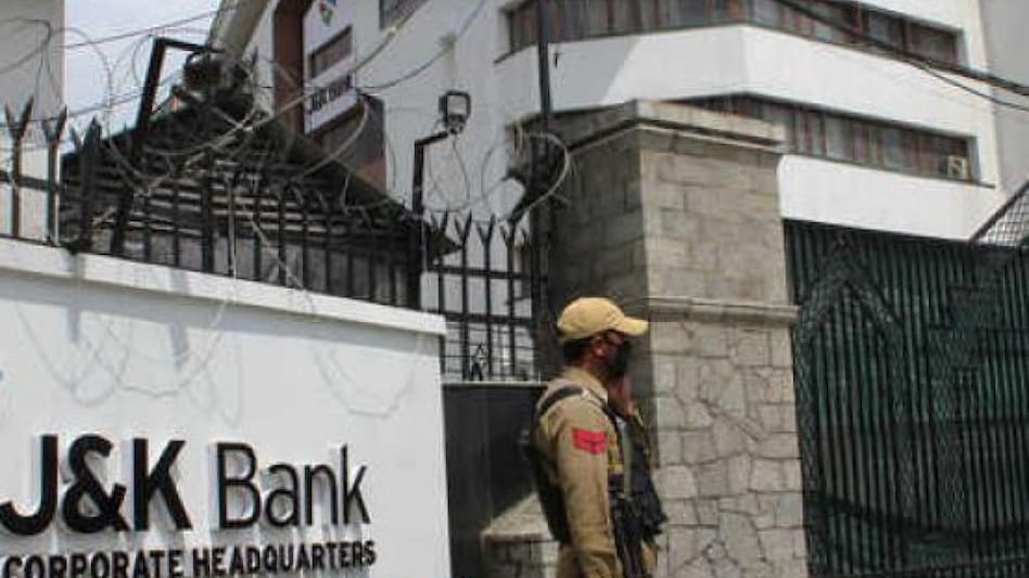 The case is connected to the allegations of purchase of property worth Rs 180 crore for use of J&K Bank at BKC Mumbai to allegedly confer undue benefits to the vendor. The case is connected to the allegations of purchase of property worth Rs 180 crore for use of J&K Bank at BKC Mumbai to allegedly confer undue benefits to the vendor.