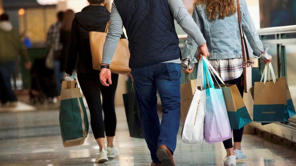 Over 77% Indian consumers expect their financial situation to improve: EY Report (Photo: Reuters) Over 77% Indian consumers expect their financial situation to improve: EY Report (Photo: Reuters)