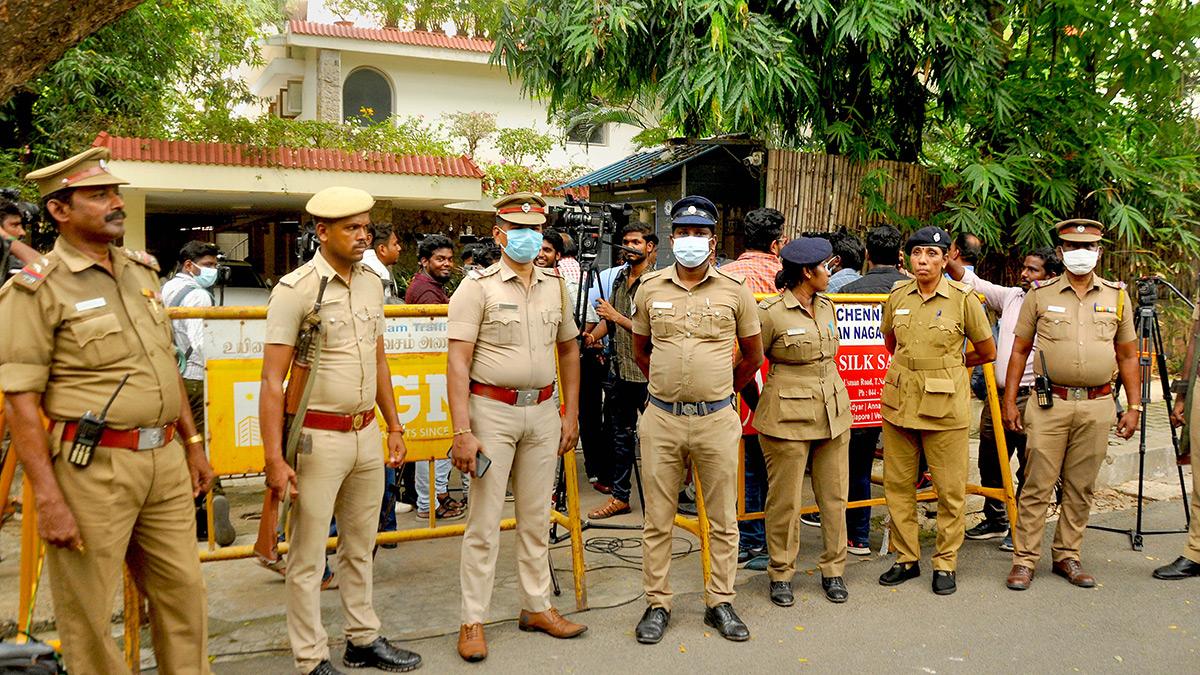 Raid at Karti Chidambaram's residence Raid at Karti Chidambaram's residence