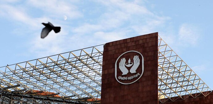 LIC to make its debut on bourses on May 17 LIC to make its debut on bourses on May 17