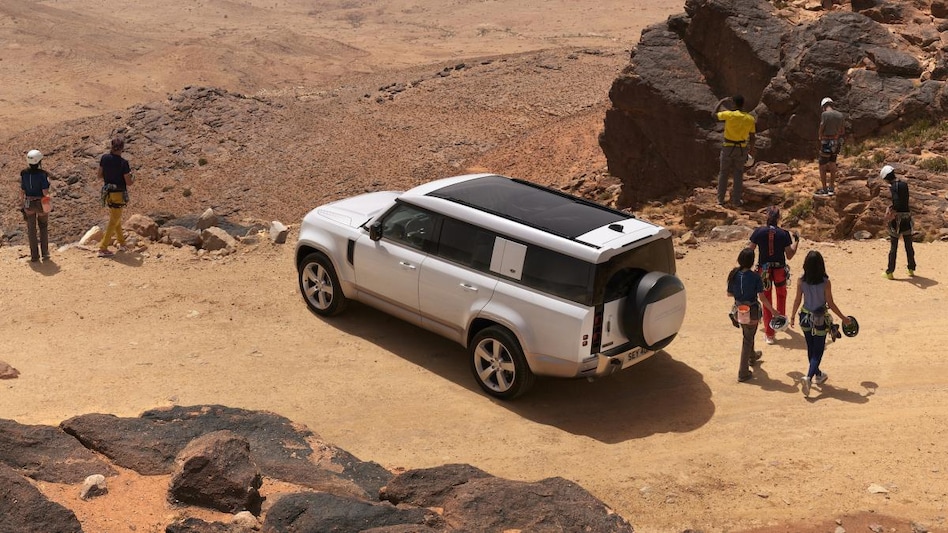 The Tata Motors’ subsidiary says that the new Defender’s body has been extended 340mm to create an additional row of seating - two up front, three in the middle, and three in the back. The Tata Motors’ subsidiary says that the new Defender’s body has been extended 340mm to create an additional row of seating - two up front, three in the middle, and three in the back.