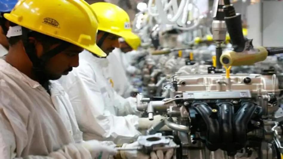 Factory output dropped 1.3% in April from the previous month, official data showed on Tuesday, on sharp falls in the production of items such as electronic parts and production machinery. Factory output dropped 1.3% in April from the previous month, official data showed on Tuesday, on sharp falls in the production of items such as electronic parts and production machinery.