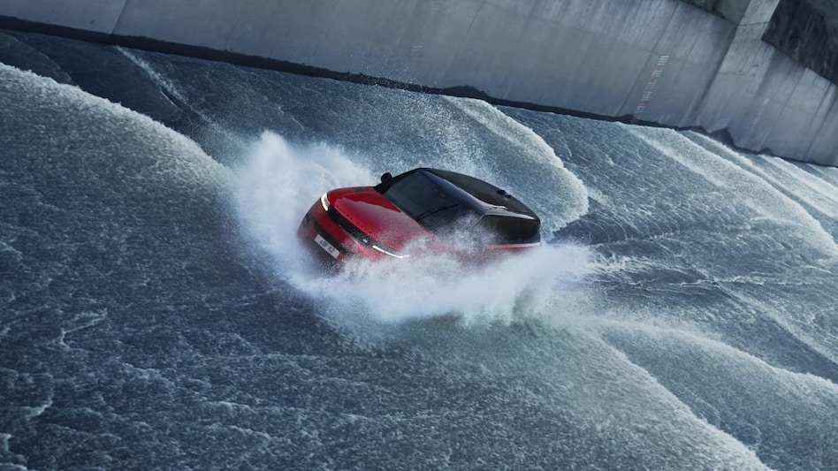 The new Range Rover Sport was driven by the official James Bond stunt driver Jessica Hawkins. The new Range Rover Sport was driven by the official James Bond stunt driver Jessica Hawkins.