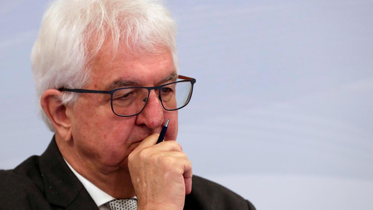 European Central Bank policymaker and Austrian National Bank (OeNB) Governor Robert Holzmann attends a news conference in Vienna, Austria December 2, 2019. (Photo: Reuters) European Central Bank policymaker and Austrian National Bank (OeNB) Governor Robert Holzmann attends a news conference in Vienna, Austria December 2, 2019. (Photo: Reuters)