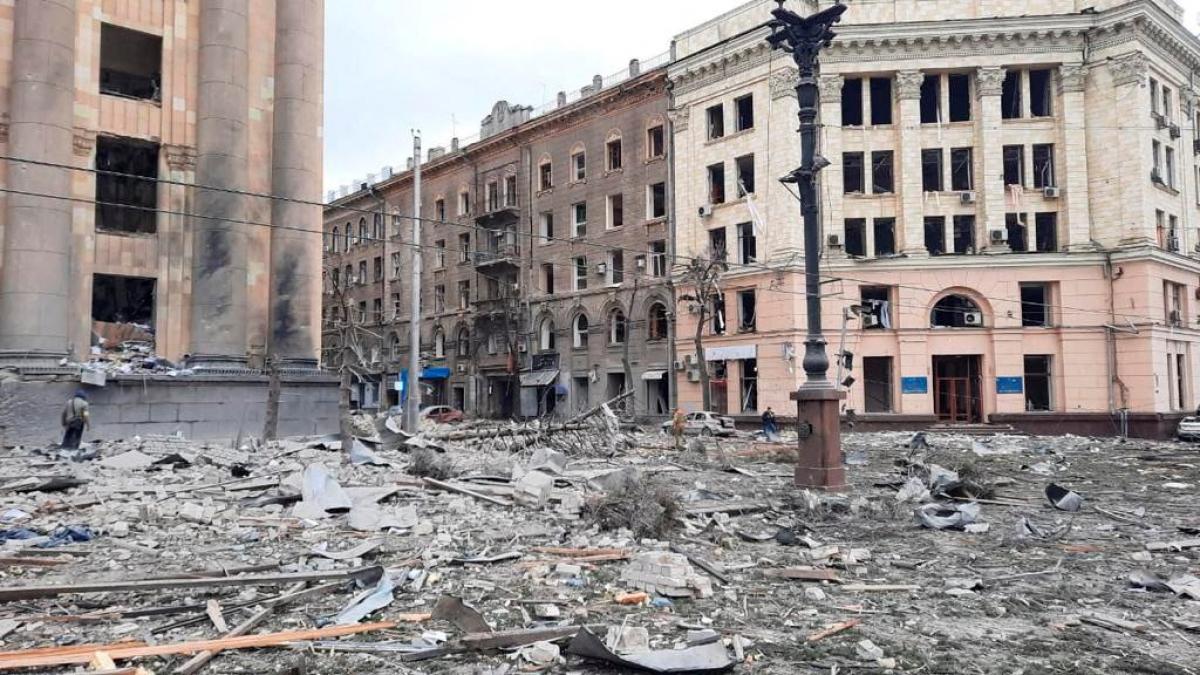 A view shows the area near the regional administration building, which was hit by a missile according to city officials, in Kharkiv, Ukraine, in this handout picture released March 1, 2022. (Photo: Reuters) A view shows the area near the regional administration building, which was hit by a missile according to city officials, in Kharkiv, Ukraine, in this handout picture released March 1, 2022. (Photo: Reuters)