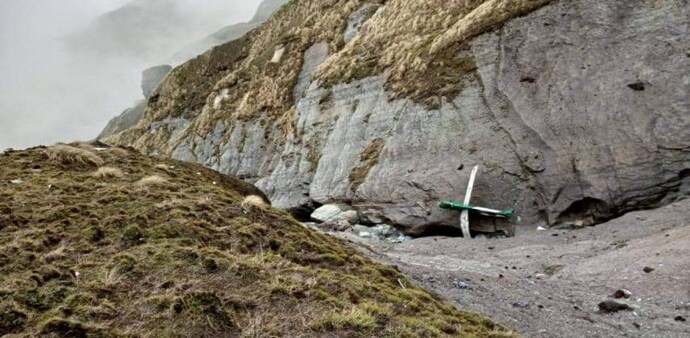 Nepal plane crash: Black box of Tara Air plane retrieved by mountain guides (Photo: Reuters) Nepal plane crash: Black box of Tara Air plane retrieved by mountain guides (Photo: Reuters)