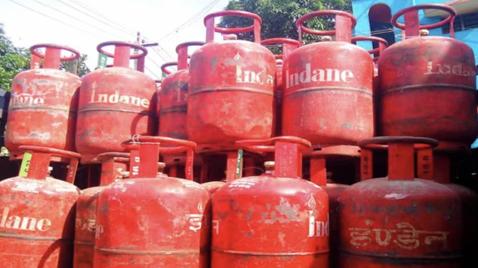 Domestic LPG cylinders gets costlier by Rs 50 Domestic LPG cylinders gets costlier by Rs 50