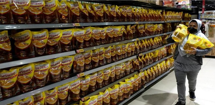 As of Sunday, 75 palm oil producers were registered for the bulk cooking oil programme, a senior industry ministry official told media on Monday. As of Sunday, 75 palm oil producers were registered for the bulk cooking oil programme, a senior industry ministry official told media on Monday.