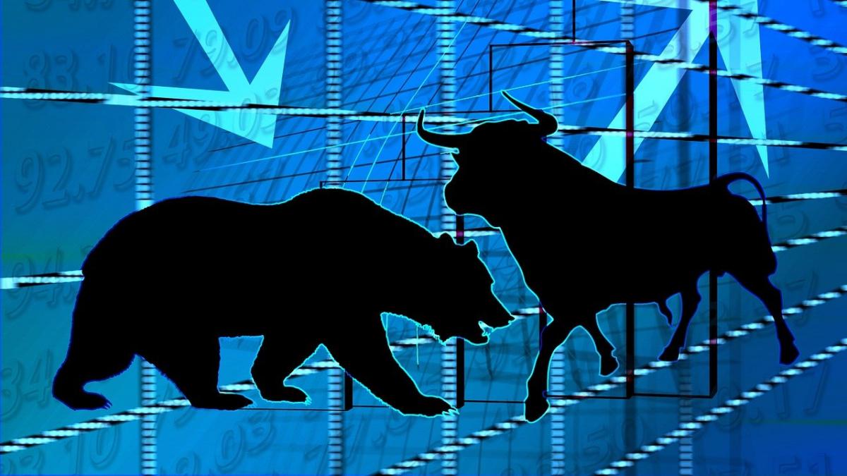 Bulls vs Bears: Which way will Dalal Street swing today? Here's what experts say