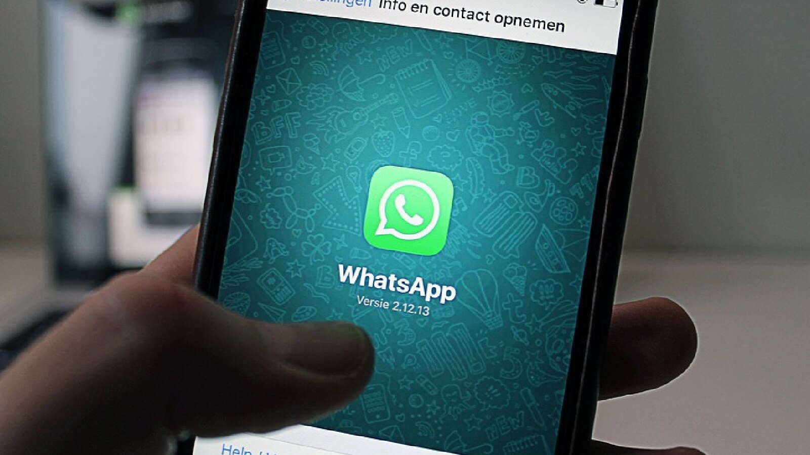 WhatsApp to soon let you send heart emojis on Status updates