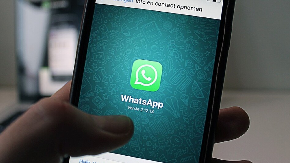 WhatsApp to soon let you send heart emojis on Status updates WhatsApp to soon let you send heart emojis on Status updates