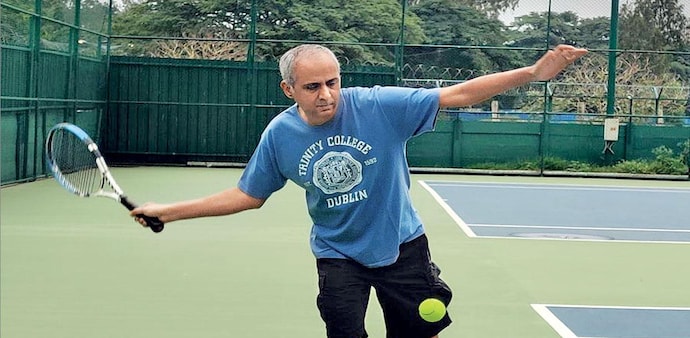 MATCH POINT: Srikanth Iyer, a Roger Federer fan, plays tennis for an hour daily MATCH POINT: Srikanth Iyer, a Roger Federer fan, plays tennis for an hour daily