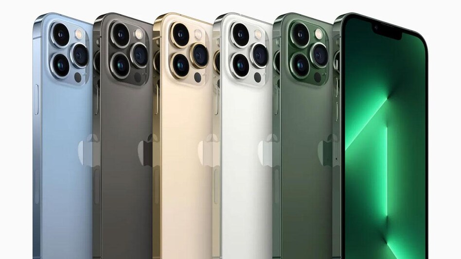 According to a leakster Apple might launch an iPhone 14 Plus instead of the iPhone 14 Max According to a leakster Apple might launch an iPhone 14 Plus instead of the iPhone 14 Max