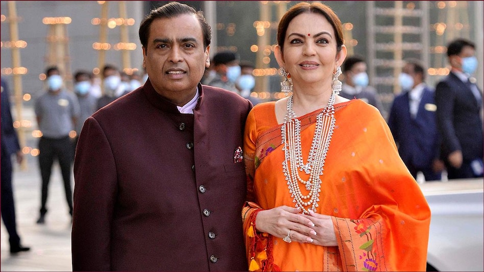 Ambanis organised the 'arangetram' or 'ascent to stage' ceremony for Anant Ambani’s fiancée Radhika Merchant at the Jio World Centre, BKC. (Image: Milind Shelte/India Today) Ambanis organised the 'arangetram' or 'ascent to stage' ceremony for Anant Ambani’s fiancée Radhika Merchant at the Jio World Centre, BKC. (Image: Milind Shelte/India Today)