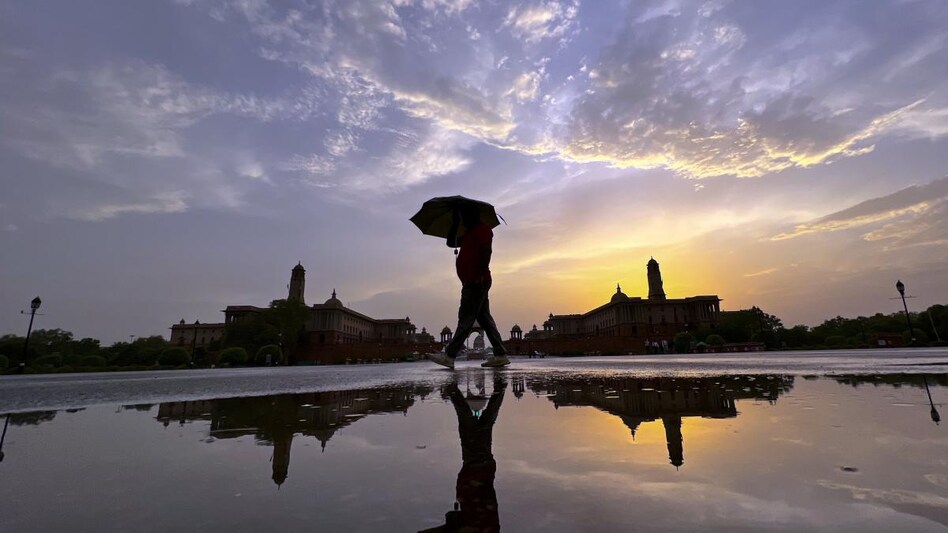 In the last 24 hours, Delhi recorded 13 mm of rainfall. Waterlogging was also reported in several areas in the city. In the last 24 hours, Delhi recorded 13 mm of rainfall. Waterlogging was also reported in several areas in the city.
