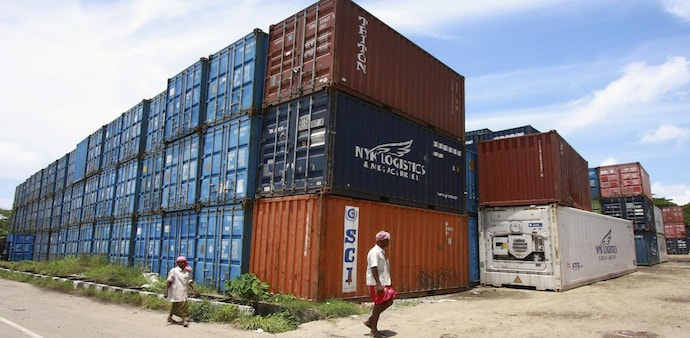Indian Exports grow 24% to $9.4 bn between June 1-7 (Source: Reuters) Indian Exports grow 24% to $9.4 bn between June 1-7 (Source: Reuters)