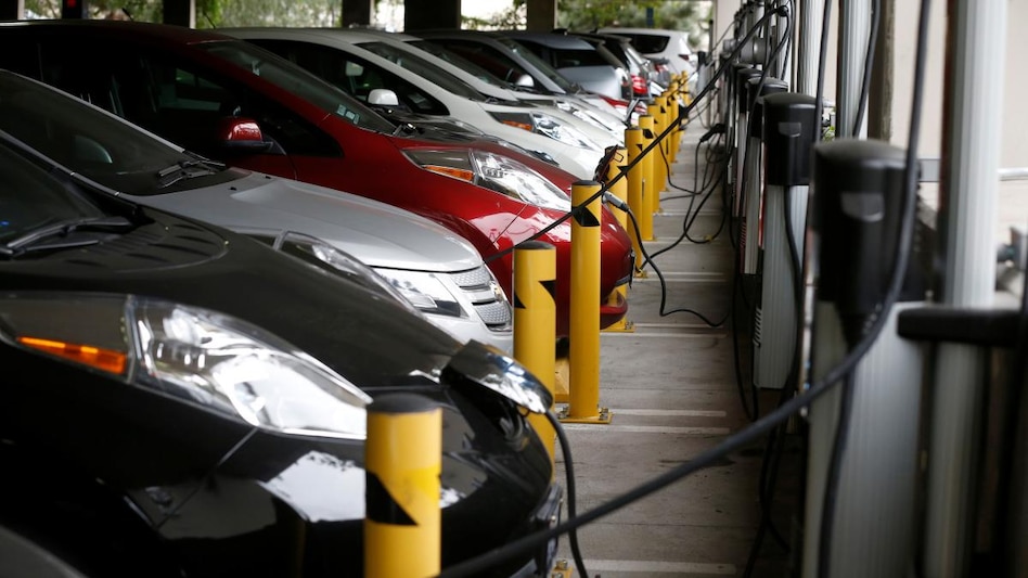 BIS issues performance standards for EV batteries (Photo: Reuters) BIS issues performance standards for EV batteries (Photo: Reuters)