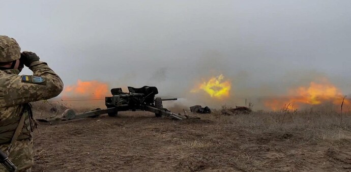 Service members of the 92nd Separate Mechanized Brigade of the Ukrainian Armed Forces hold artillery drills at a shooting range in an unknown location in eastern Ukraine, in this handout picture released December 17, 2021 (Photo: Reuters) Service members of the 92nd Separate Mechanized Brigade of the Ukrainian Armed Forces hold artillery drills at a shooting range in an unknown location in eastern Ukraine, in this handout picture released December 17, 2021 (Photo: Reuters)