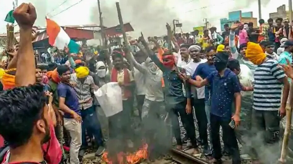 Jharkhand: 5,000 security personnel deployed, schools closed amidst Agnipath protests Jharkhand: 5,000 security personnel deployed, schools closed amidst Agnipath protests