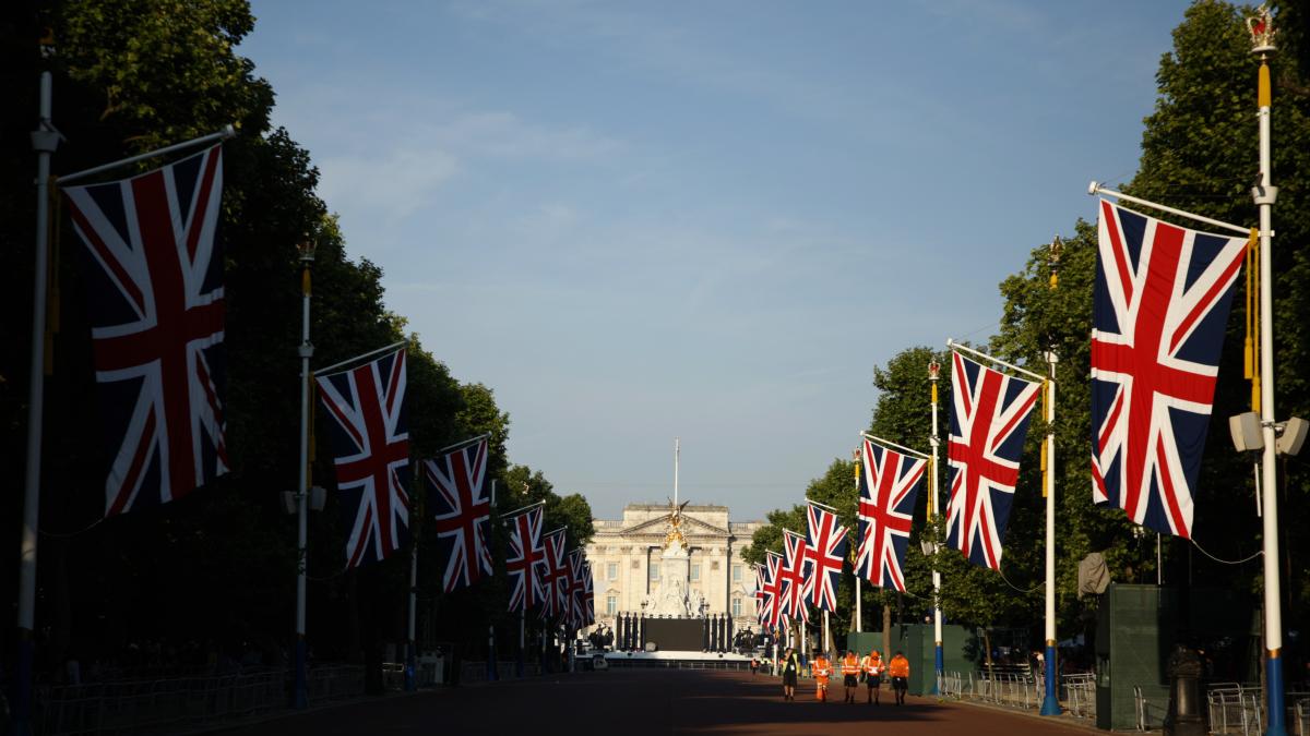 UK military parade kicks off Queen Elizabeth II's Platinum Jubilee celebrations