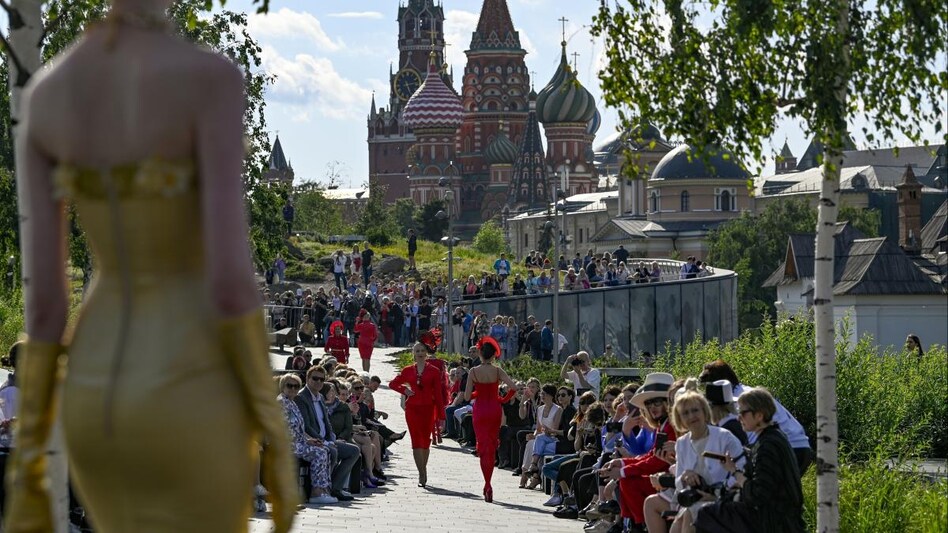 Sales of personal luxury goods including apparel, accessories and footwear posted high double-digit growth in the first quarter of this year. Sales of personal luxury goods including apparel, accessories and footwear posted high double-digit growth in the first quarter of this year.