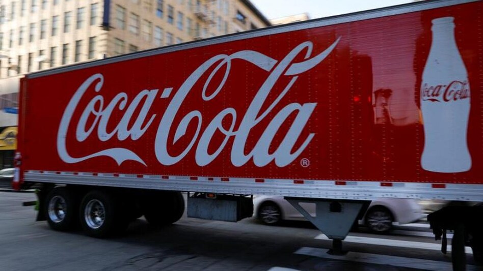 Coca-Cola hopes to achieve 100% recycling of bottles, cans in 2-3 yrs in India (Photo: Reuters) Coca-Cola hopes to achieve 100% recycling of bottles, cans in 2-3 yrs in India (Photo: Reuters)