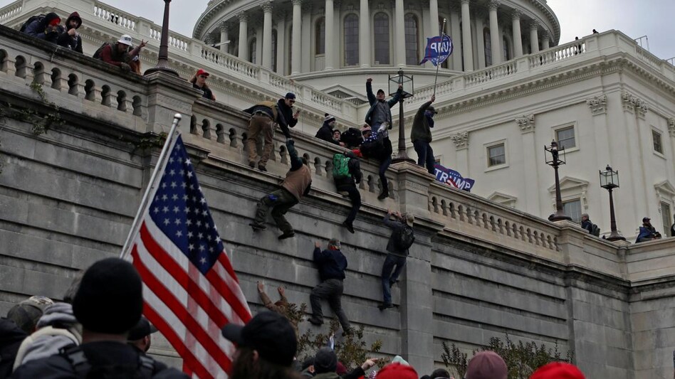 Capitol officer recounts 'war scene' of Jan 6 in testimony (Photo: Reuters) Capitol officer recounts 'war scene' of Jan 6 in testimony (Photo: Reuters)
