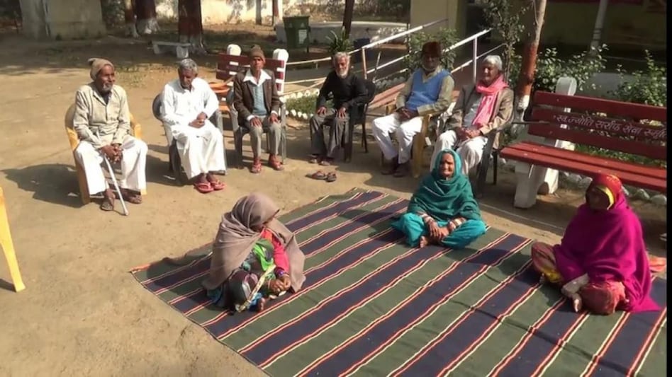 According to Population Census 2011, there are nearly 104 million elderly people (aged 60 years or above) in India; 53 million females and 51 million males. According to Population Census 2011, there are nearly 104 million elderly people (aged 60 years or above) in India; 53 million females and 51 million males.