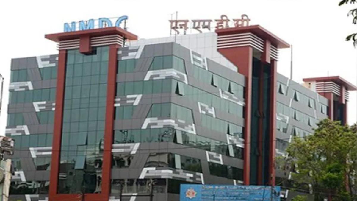 NMDC slashes prices of lump ore by Rs 1,100 per tonne, fines by Rs 1,000