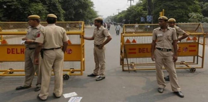 Delhi Police files FIR against Layer'r perfume brand over 'obscene' ads Delhi Police files FIR against Layer'r perfume brand over 'obscene' ads