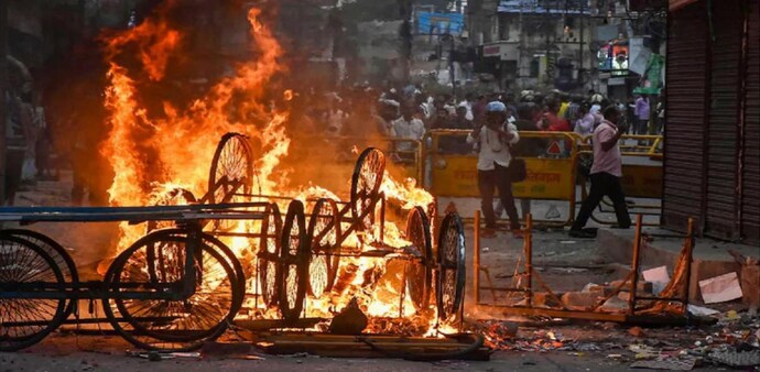 The violent protesters have been demanding the arrest of suspended BJP spokespersons Nupur Sharma and Naveen Jindal for their controversial remarks on Prophet Mohammad. The violent protesters have been demanding the arrest of suspended BJP spokespersons Nupur Sharma and Naveen Jindal for their controversial remarks on Prophet Mohammad.