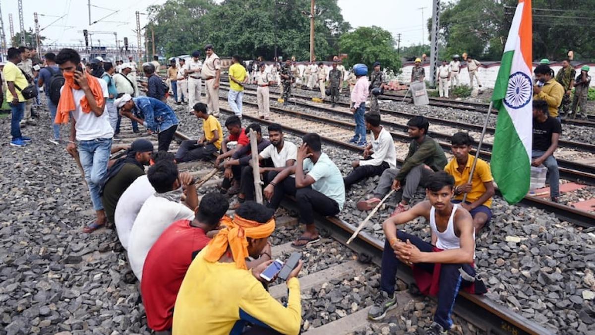 Agnipath protests: One killed, trains torched in several states on Friday - Vimarsana News