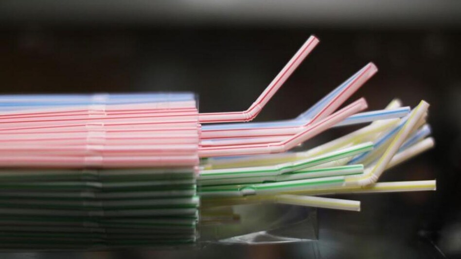 Parle, Dabur and Mother Dairy scramble for imported paper straws, ask govt to extend ban deadline Parle, Dabur and Mother Dairy scramble for imported paper straws, ask govt to extend ban deadline