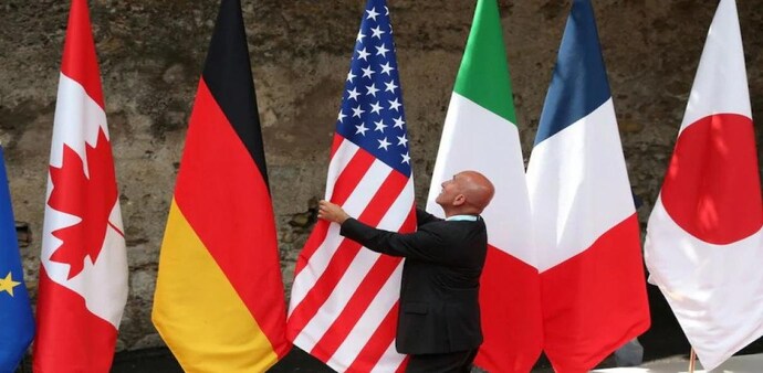 G7 leaders on Tuesday agreed to explore imposing a ban on transporting Russian oil that has been sold above a certain price in an effort to reduce Moscow's revenues and deplete its war chest. G7 leaders on Tuesday agreed to explore imposing a ban on transporting Russian oil that has been sold above a certain price in an effort to reduce Moscow's revenues and deplete its war chest.