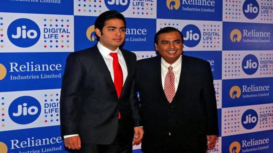 Akash Ambani with Mukesh Ambani Akash Ambani with Mukesh Ambani